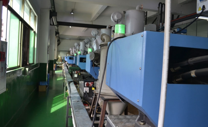 Injection molding machine 